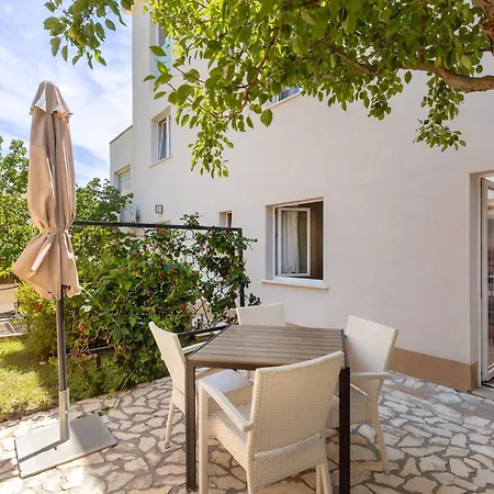 Mare & Monti Apartman Mlini